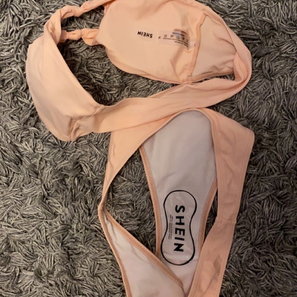 pink knot front bikini - Picture 4 of 4